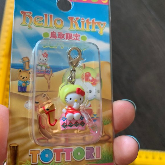 2006 HELLO KITTY CELLPHONE CHARM CAMEL TOTTORI - Picture 3 of 7